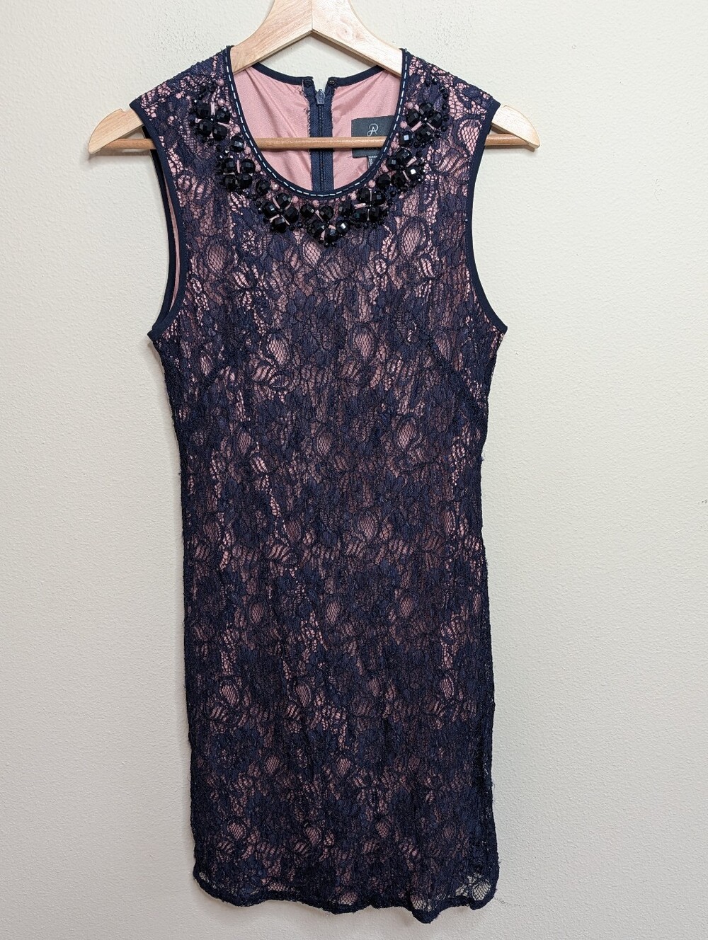 Adrianna Papell Navy Lace Sheath Dress Size 8 Beaded Neckline Dusty Rose Lining